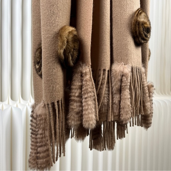 Elegant Tan Scarf with Fur Accents - Picture 13 of 16